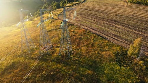Linha de transmissão de energia de alta tensão para transmissão de eletricidade