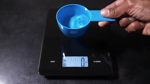 Precise Measurement of Liquid with Digital Scale