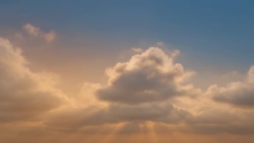 Wolken der Goldenen Stunde