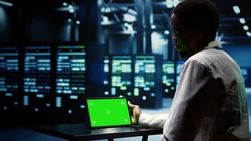 Tablet-Serverscan mit grünem Bildschirm