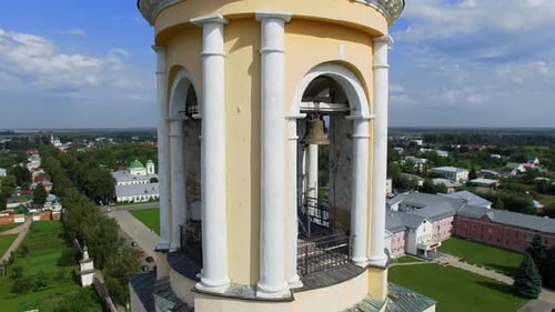 Susdal Tower, russische Stadt mit orthodoxen Kirchen und Klöstern, Luftaufnahme 2018