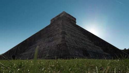 time lapse of chichen itza temple