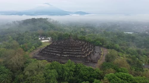 Luftbilder des Borobudur-Tempels in Zentral-Java, Indonesien,
