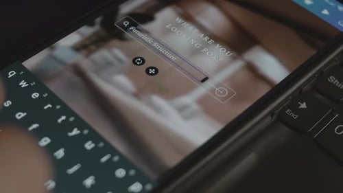 Inscrição de estruturas futuristas no designer de smartphone fazendo um design de anúncio no celular