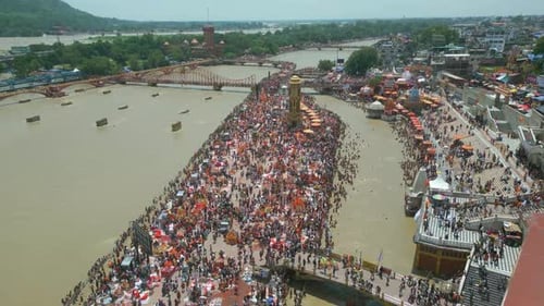 Vidéo du drone Haridwar 4k HAR KI PAURI, Vue par drone de Har ki Pauri Haridwar, vidéo Haridwar, Mata Mans