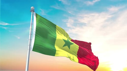 Senegal-Flagge weht realistisch mit Himmel