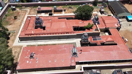 Vue aérienne du complexe intérieur du temple Tenkasi Kasi Viswanathar, Tamil Nadu, présentant