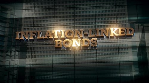 Finanzas empresariales, rascacielos económicos, cristales reflejados y texto dorado que lee bonos vinculados a la inflación