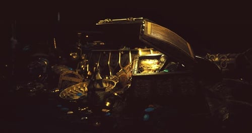 Glowing Treasure Chest Opens and Closes for Fantasy Adventure Reveal