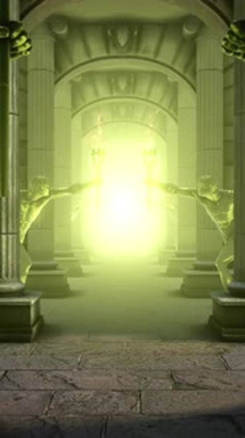 Alter Flur mit goldenen Statuen