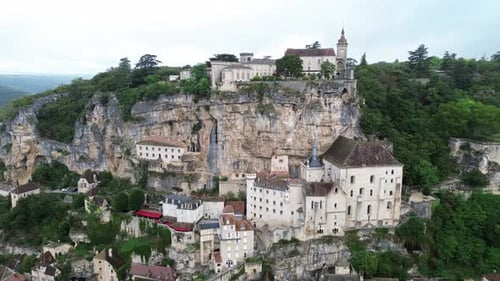 Gros plan aérien du village de Rocamadour en France