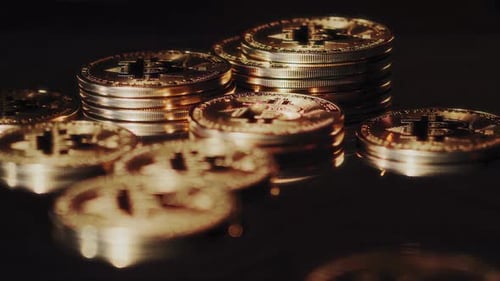 Une pile de pièces d'or met en valeur la richesse et la prospérité, créant un Actif artistique de luxe