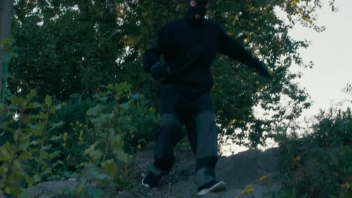 Un criminel fuit la police