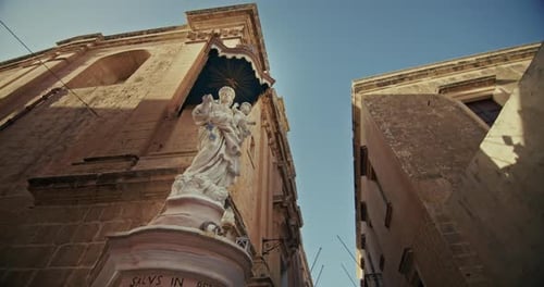 Discover the Stunning Architecture and Streets of Mdina Malta