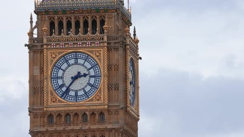 Vista de perto da Torre do Relógio do Big Ben e Westminster em Londres