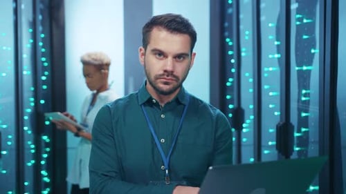 The Role of Professionals Working with Technology in a CuttingEdge Modern Data Center