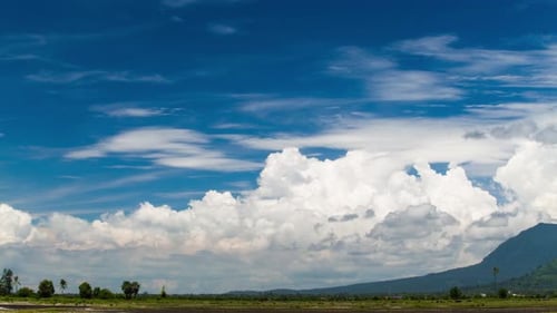 Las nubes monzónicas del sudeste asiático burbujean antes de la tormenta.