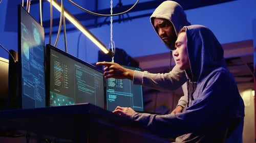 Hackers discutem métodos de cracking
