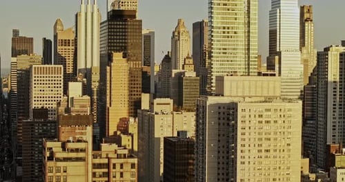 NYC New York Aerial v376 tracking drone flyover Midtown Manhattan capturing skyscrapers cityscape wi