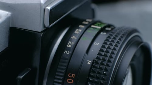 Details zum Vintage-Fotokamera-Objektiv