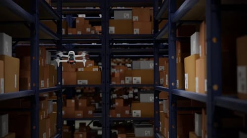 Animation mit einer Lagerdrohne, die QR-Codes auf den Pappkartons in einem Metallregal scannt