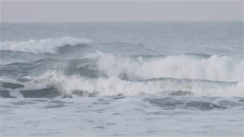Close up of waves in slowmotion.
120 fps