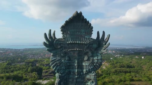 Statue de Garuda Visnu Kencana.