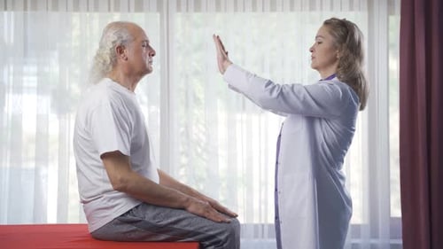 Patient in therapy. Bioenergy therapy.