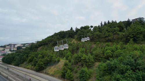 Fahrt und Seilbahn