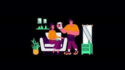 Couple européen discutant d'une photo dans un salon confortable.