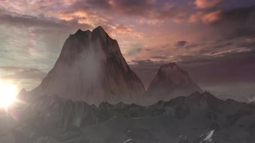Enormes montañas rocosas al atardecer con nubes, Timelapse