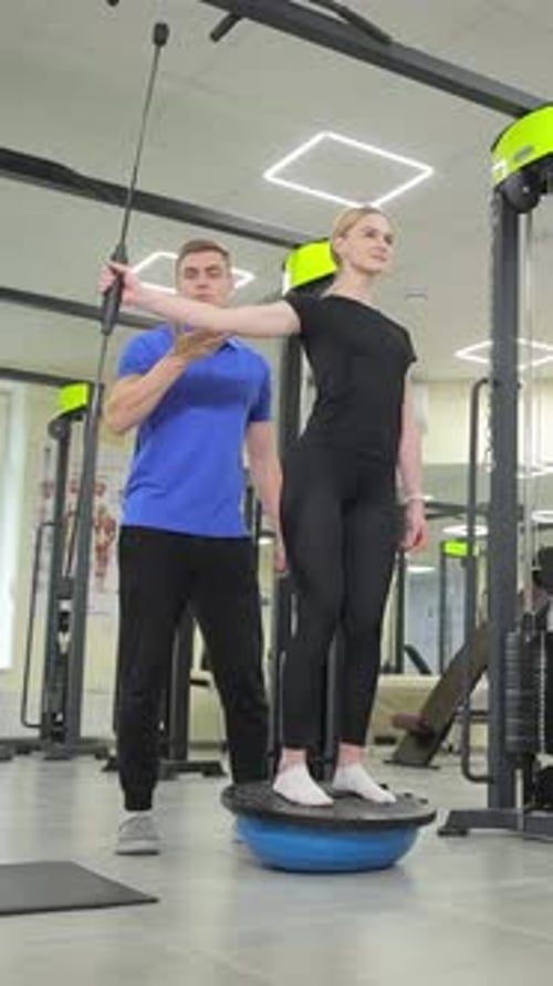 Using Balance Boards and Resistance Bands in Fitness Training Improves Overall Workout Results