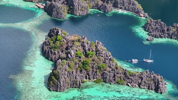 Sharp Limestones Rocks At Twin Lagoon In Coron Islands, Philippines ...