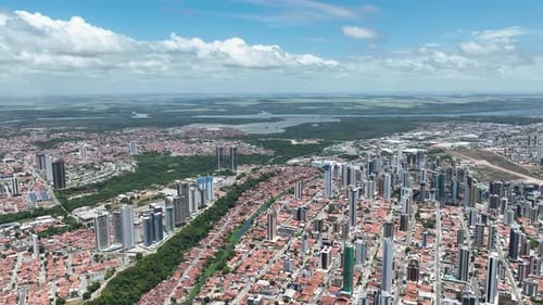 Paisagem urbana da cidade de João Pessoa, estado da Paraíba, no nordeste do Brasil.