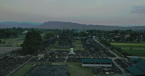Kalasan, 26. Juli 2021, Nachmittagsstimmung im Plaosan-Tempel