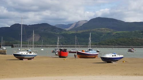 Barmouth, Beach and Harbour and Mountains, Pays de Galles, Royaume-Uni, version statique de 10 secondes