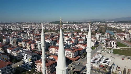 Manavgat. Seite. Antalya. Türkei. Große schöne Moschee. Luftbild