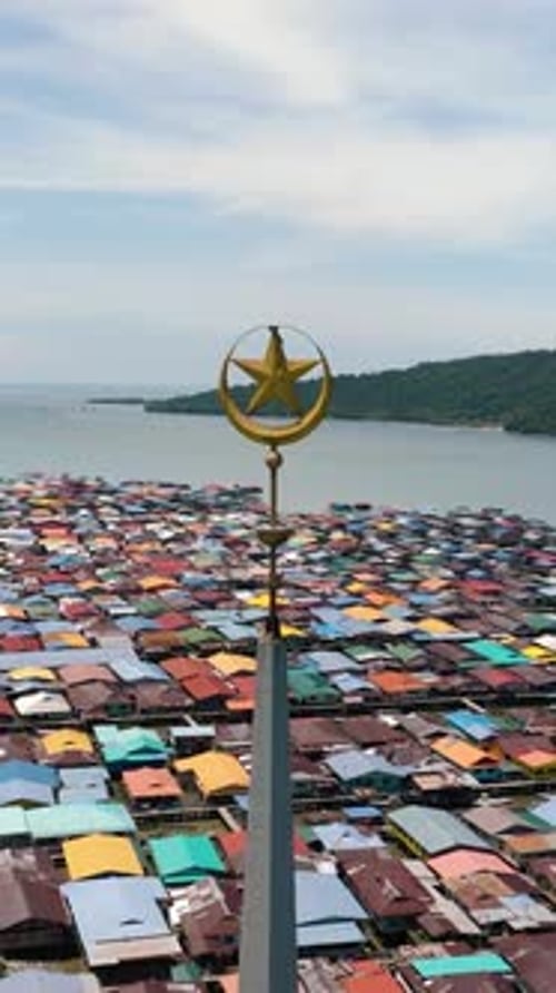 Mosquée et village de pêcheurs Sandakan Sabah, Malaisie