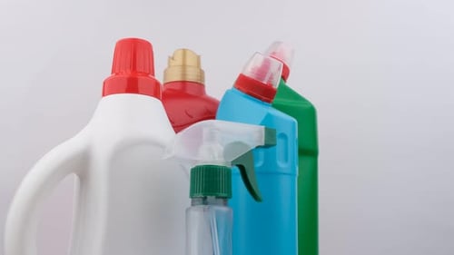 plastic bottle detergent rotating