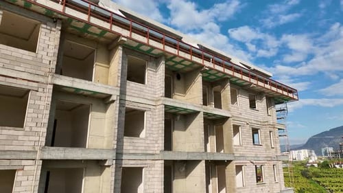 Vuelo aéreo sobre un nuevo desarrollo de construcciones
