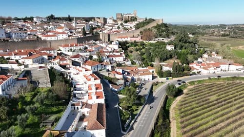 Óbidos par Drone par une journée d'hiver ensoleillée