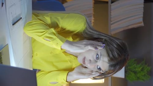 Vertical video of Confident business woman.