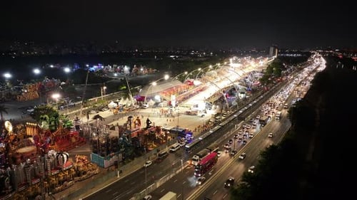 Famoso desfile de carnaval no sambódromo do Anhembi, no centro de São Paulo, Brasil.