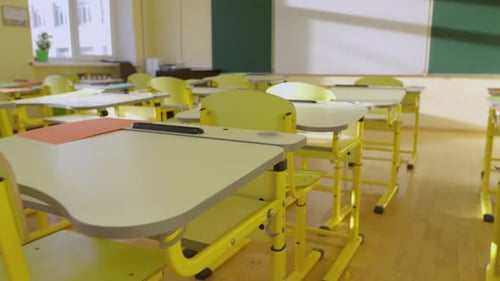 The Video Shows the Children's School's Spacious and Cozy Classroom with an Original Green