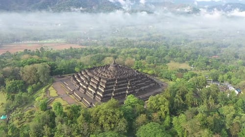 Luftbilder des Borobudur-Tempels in Zentral-Java, Indonesien,