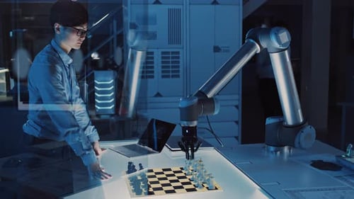 Professioneller japanischer Entwicklungsingenieur testet eine Schnittstelle für künstliche Intelligenz von Playi