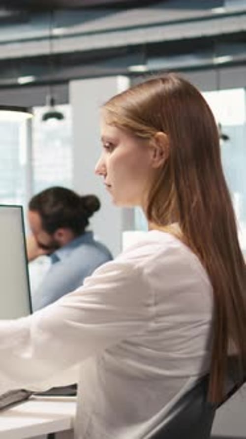 Vertical Video Engineer Coding with AI Language Model Assistance in Office Listening Music