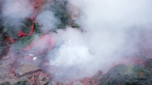 Geothermisches Gebiet in Island Natürliche heiße Quelle Atemberaubende kochende Schoten Klares Wasser
