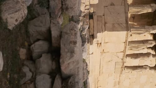 Statues de cariatides au temple d'Erechthéion sur l'Acropole d'Athènes, en Grèce, Érechtheum est un ancien grec