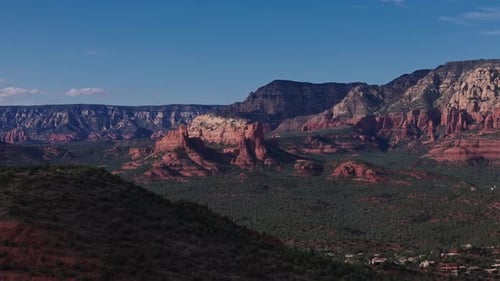 Drohnenblick auf die Red Rock Buttes und die Canyon-Landschaft